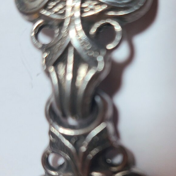 Cape Clasp in Pewter For A Stunning Halloween Outfit by Tinn Per - Picture 6 of 6